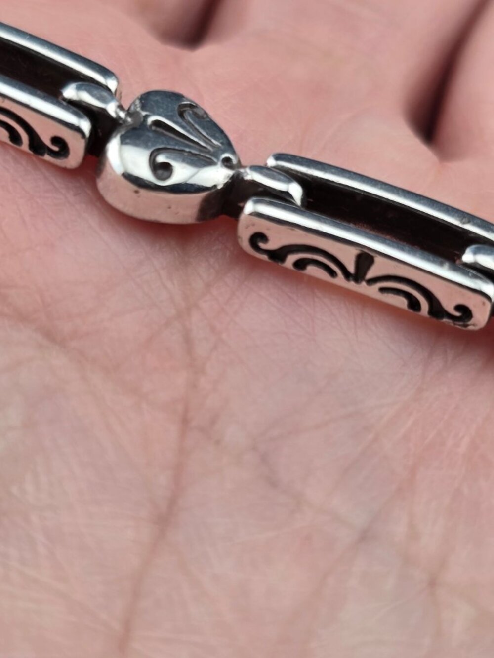 NWT Brighton Pompeii Silver-Tone Bracelet With Heart Charms & Ornate Links - Picture 5 of 7